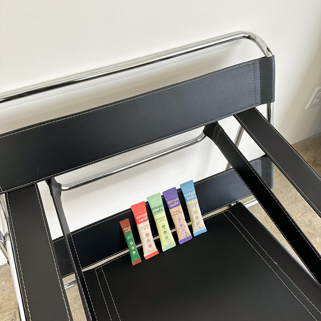 1 sachet of each flavor: Cold Brew, Matcha Latte, Vanilla Latte, Royal Milk Tea, Churro Latte